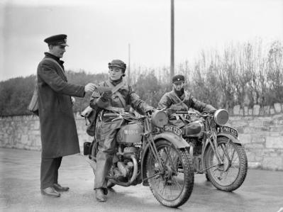 Wren_dispatch_riders_1941_IWM_A_2832